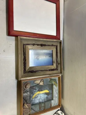 3 photo frame 1 cracked