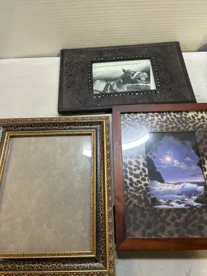3 picture frames
