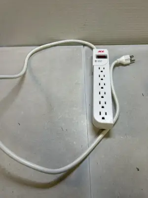 ace hardware power strip powers on