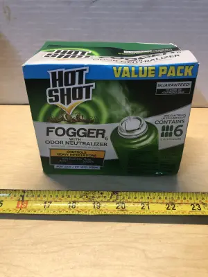 New box of hot shot diggers for roaches, fleas, ants and spiders