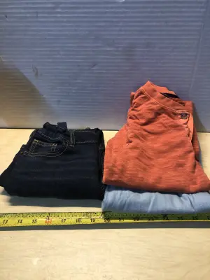 Kids jeans size 6 2 shirts size 6