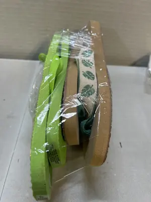 2 size 7 flip flops
