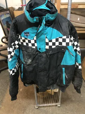 Men’s vintage size large jacket needs cleaned