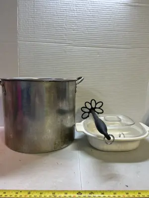 large pot, utensil and microwave cookware