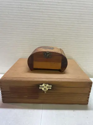 2 wooden boxes