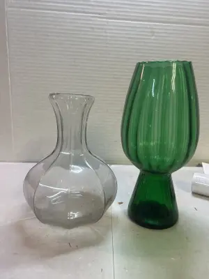 2 vases