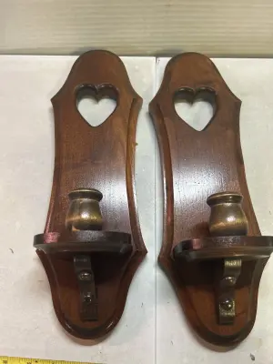 2 candestick holders?