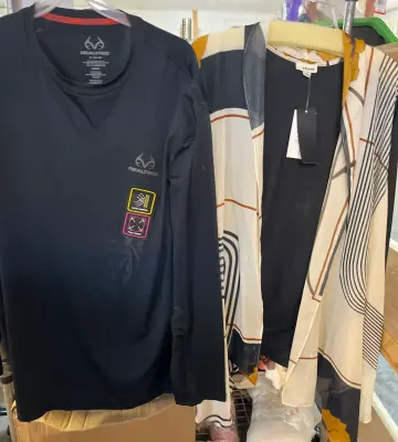 2ct XL,L tshirts