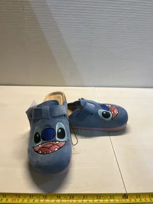 size 7 kids stitch shoes