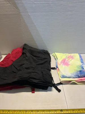 2ct size 16 shorts , large leggings