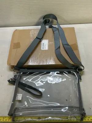 2 hand bags