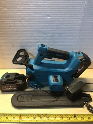 Mini cordless chainsaw works
