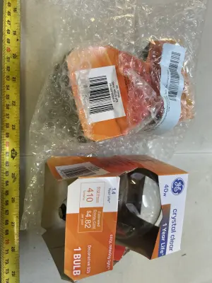 2 40w light bulbs