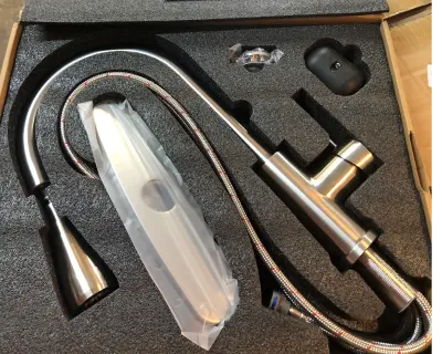 Kitchen sprayer faucet