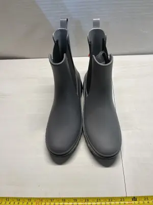size 8 women’s shoes