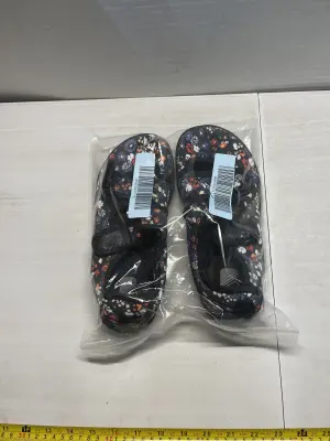 size 7.5-8 woman’s size