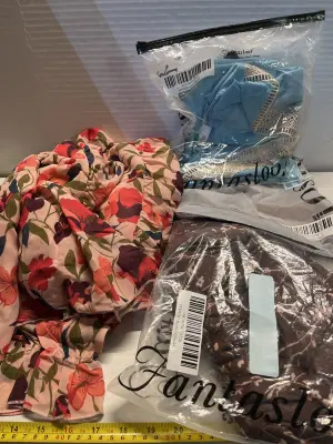 4ct large women’s clothes lot
