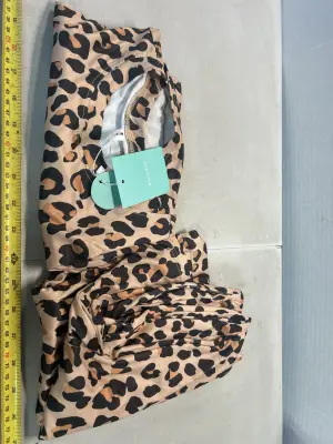 size large leopard print outfit