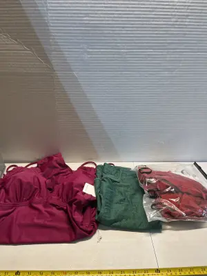 2ct Medium tshirts , medium swim suit