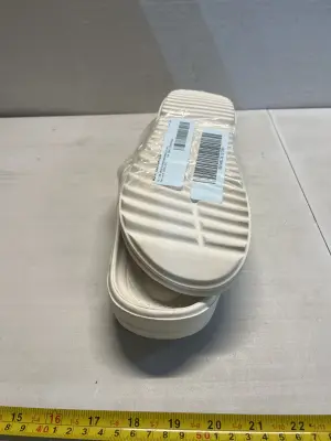size 8 men’s slides