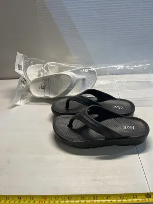 2ct size 6 women’s flip flops
