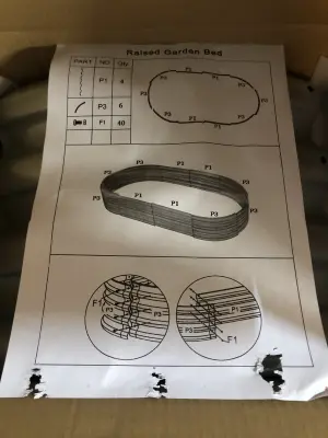 Raised garden bed