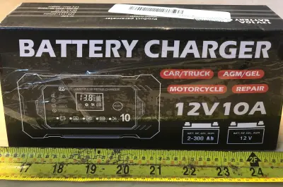 12V 10A battery charger comes on