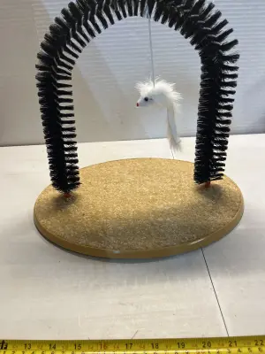 cat scratching/arch toy