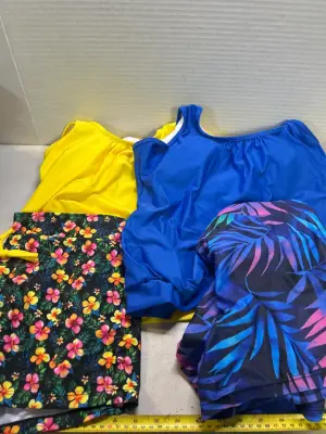 M/L swim suits