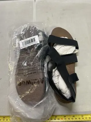 sandals size 9