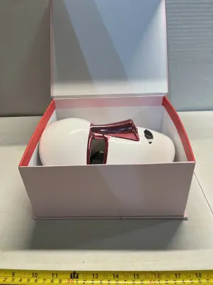 LED light face therapy