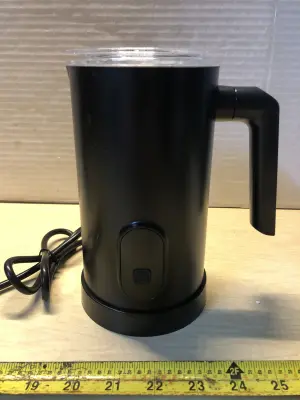 Automatic milk frother comes on