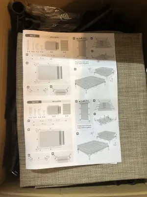 Raised pet bed