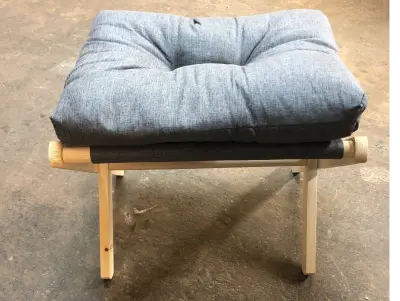 Foldable foot stool