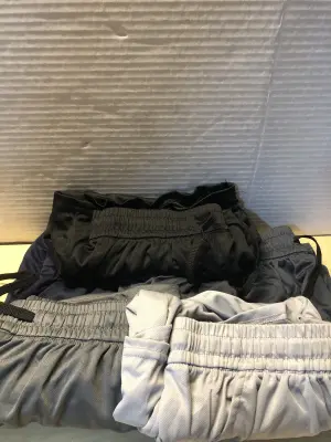 5 pairs men’s shorts size medium