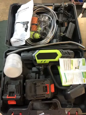 Portable cleaning machine works