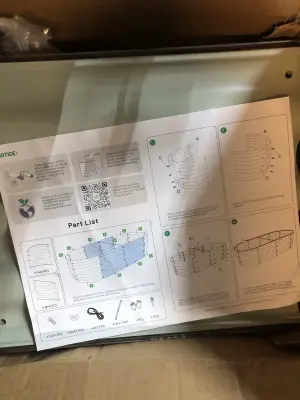 Raised garden bed