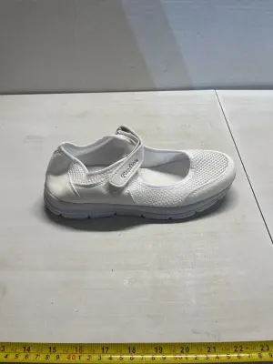 size 9 woman’s shoes