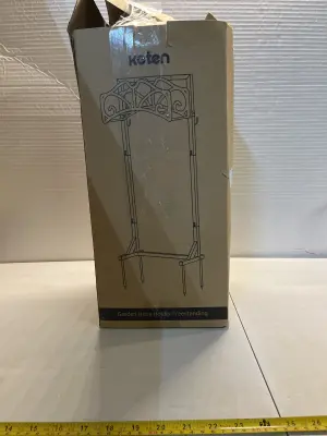 Garden hose holder freestanding