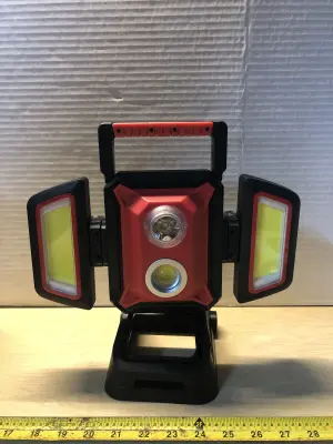 LED rechargeable work light works no charger