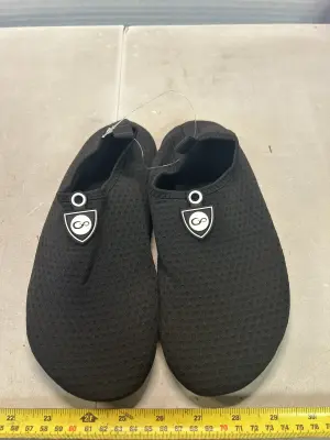 size 7 water shoes?