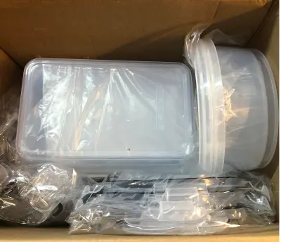 Plastic container set assorted sizes with lids