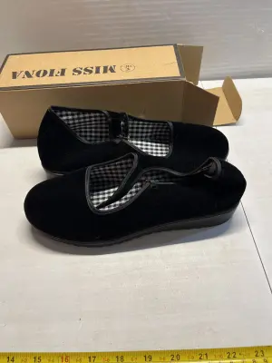 size 7 women’s shoes