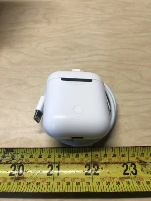 2nd generation Apple ear pods comes on