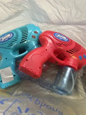 2 bubble guns