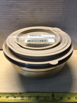 Stainless steel mixing bowl set with lids