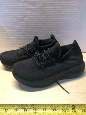 Black shoes size 9-9.5(40)
