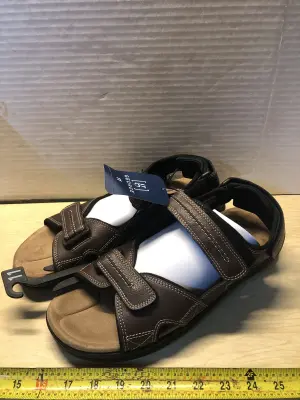 George men’s sandals size 11