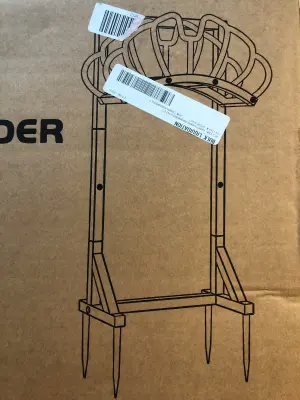 Yacona hose holder