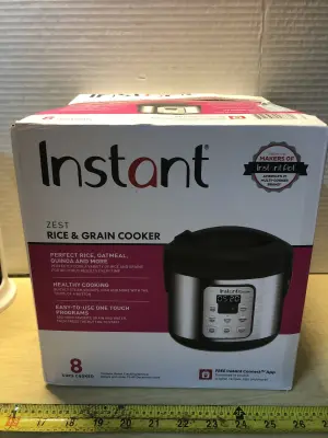 8 cup instant pot comes on